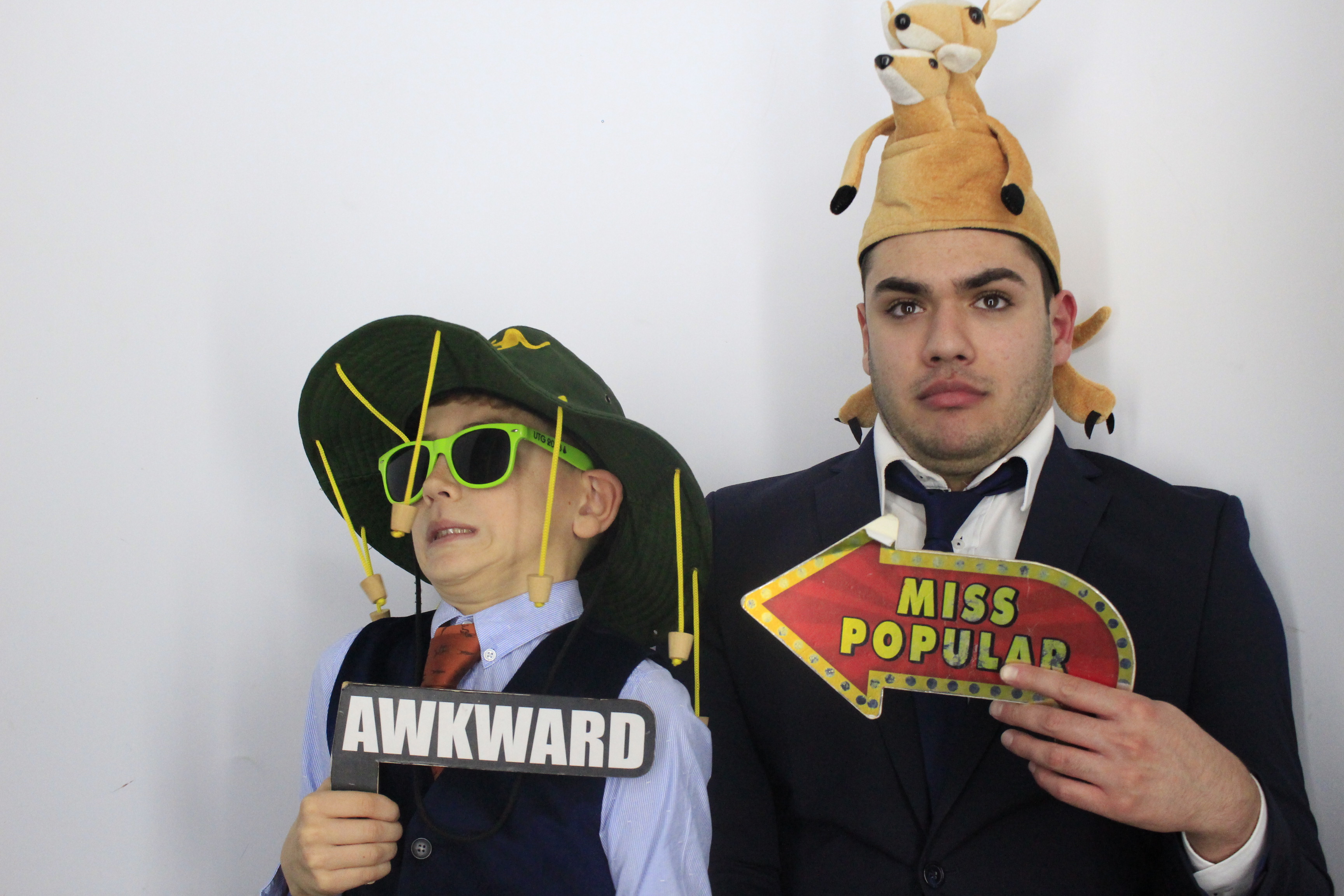 Simon & Muna  | View more photos from the event at gallery.myphotoboothexperience.co.uk/u/MyPhotoBoothExperienceLtd/Simon-Muna